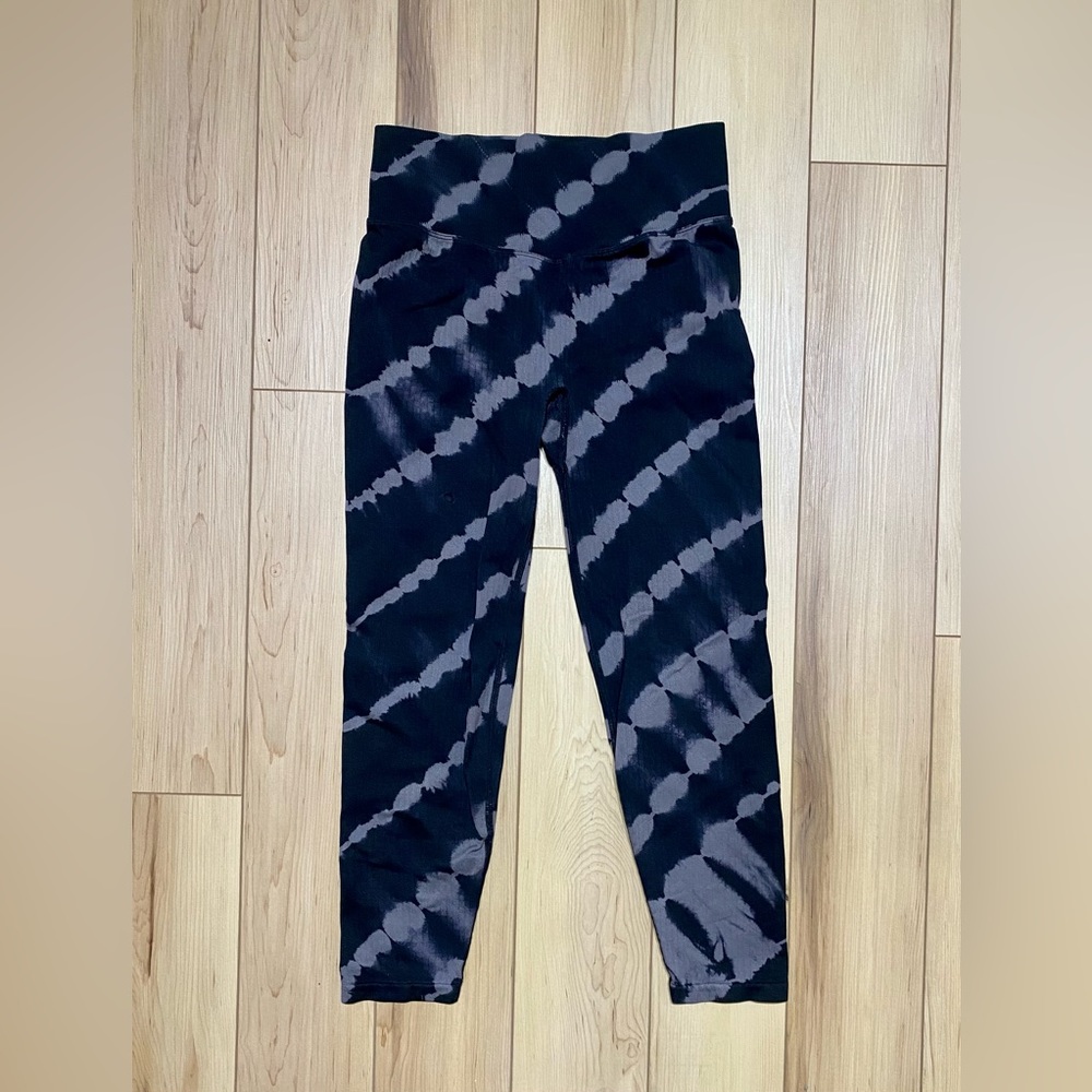 PINK Active Seamless Leggings Size Medium Tie Dye Black Grey High Rise